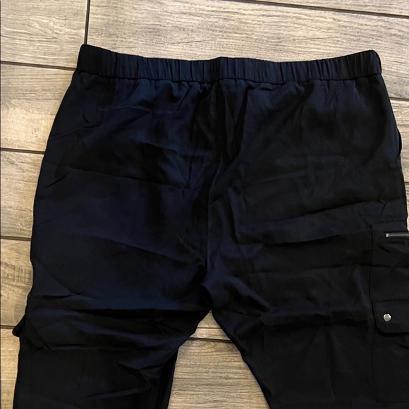 Banana Republic women’s Tencel Cargo Pants XXL NWT!! - Picture 10 of 10